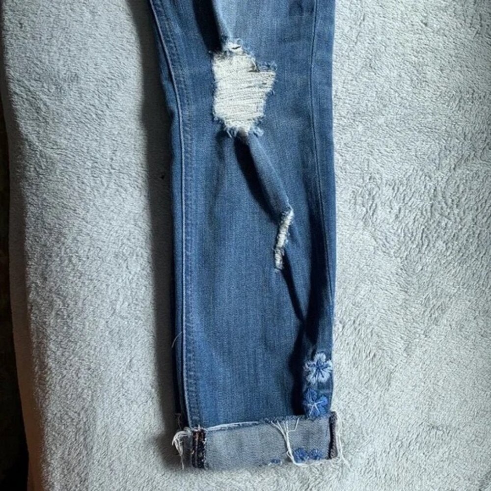 Express Flower Jeans! - Picture 7 of 9